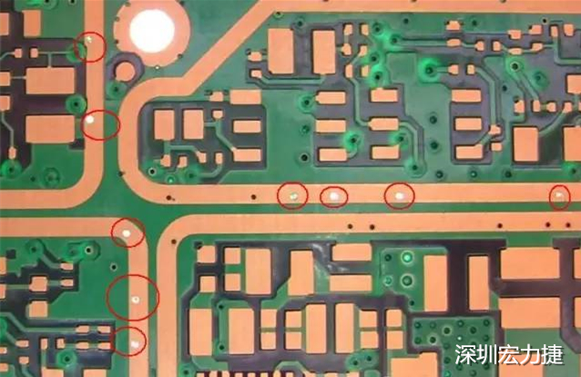防止PCB過波峰焊時錫從導(dǎo)通孔貫穿元件面造成短路；特別是我們把過孔放在BGA焊盤上時，就必須先做塞孔，再鍍金處理，便于BGA的焊接。